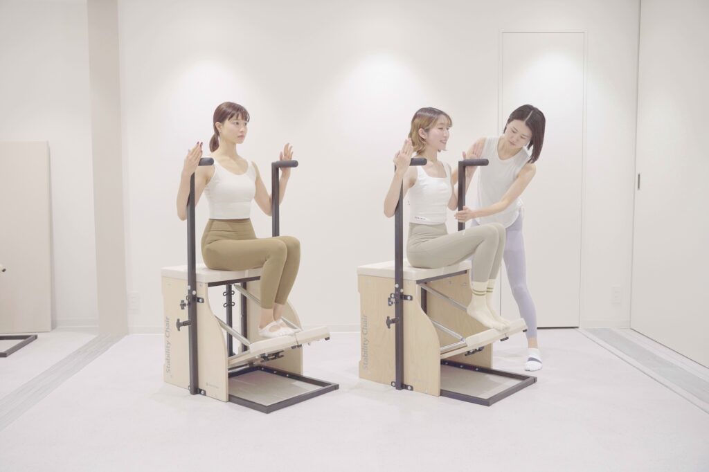 マシンピラティスのレッスン中の様子