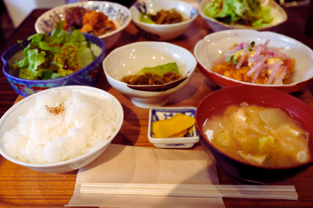 ピラティス後に食べたいタンパク質と炭水化物を含む食事例